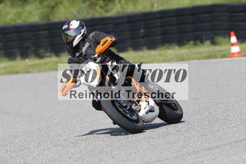 /Archiv-2025/09 22.04.2025 Cornu Master School ADR/gruen-vert/16